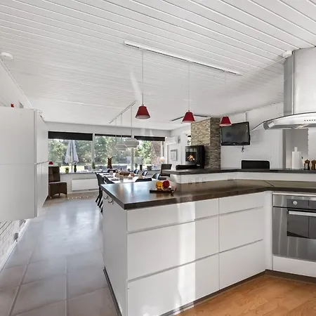 Gyrth - 2-8km From The Sea By Interhome