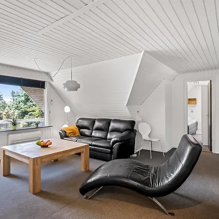 Gyrth - 2-8km From The Sea By Interhome Feriehus