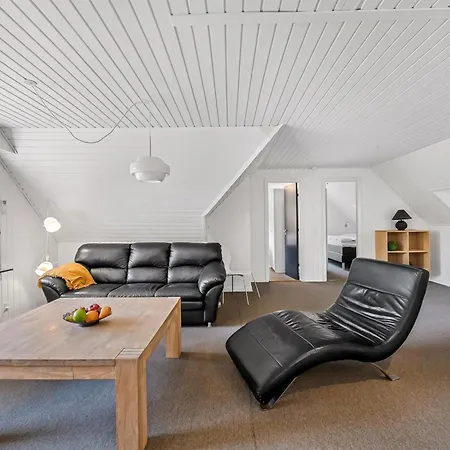 Gyrth - 2-8km From The Sea By Interhome *