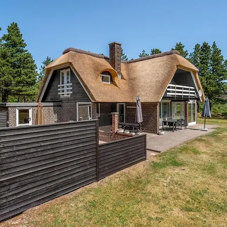 Gyrth - 2-8km From The Sea By Interhome *